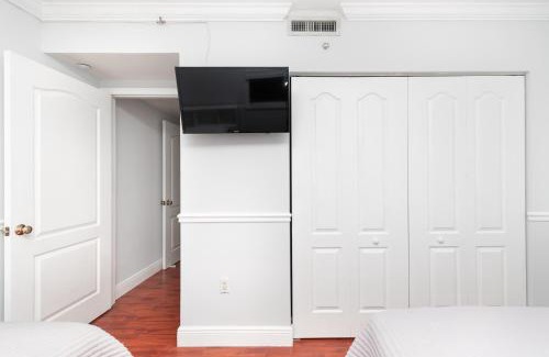 The Crossings Apartment | Beautiful 2/2.5 Condo w/Free Parking Fast WIFI