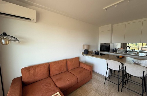 Bastide Giraud Condo | Beautiful 2-bedroom apartment with sea view - swimming pool - tennis court