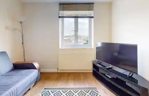 Stanford-le-Hope Apartment | Beautiful 2-Bed Apartment in Stanford-le-Hope