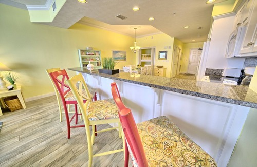 Lower Grand Lagoon Condo | BEAUTIFUL 2 BD [DBL KING]/2 BA BEACH FRONT CONDO! FREE BEACH SERVICE, WIFI!