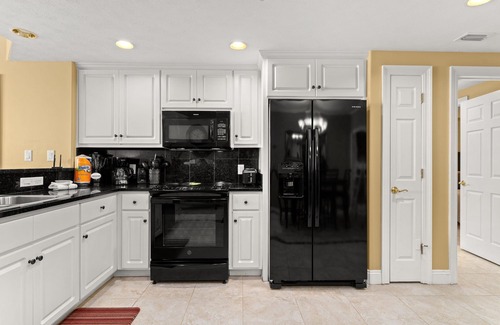 Lower Grand Lagoon Condo | BEAUTIFUL 2 BD [DBL KING]/2 BA BEACH FRONT CONDO! FREE BEACH SERVICE, WIFI!