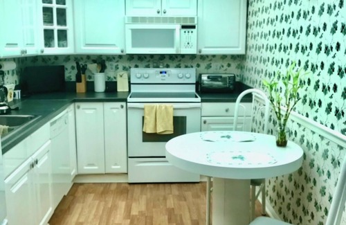 Island Estate Condo | Beautiful 2 bedroom 2 bath condo on Clearwater Beach close to beach!