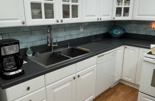 Island Estate Condo | Beautiful 2 bedroom 2 bath condo on Clearwater Beach close to beach!