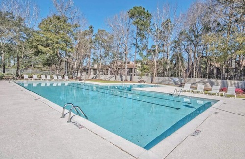 North Charleston Condo | Beautiful 2 Bed/Near Everything!
