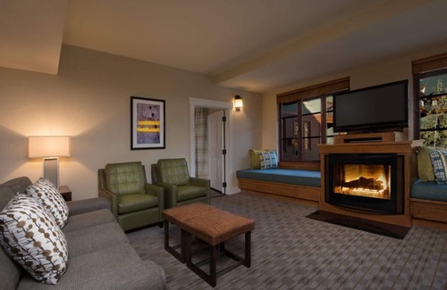 Tahoe Meadows Resort | Beautiful 2 bedroom, 2 bath resort villa steps from Heavenly Ski Lift