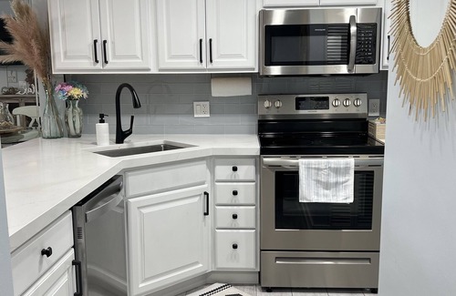 Park Shore Condo | Beautiful 2 bed 2 bath unit centrally located in Naples