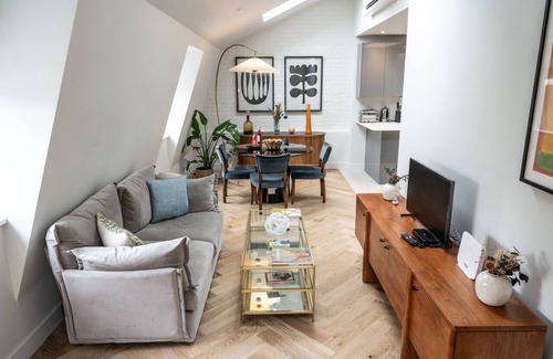 Fitzrovia Apartment | Beautiful 2 bed Fitzrovia flat set over 2 floors