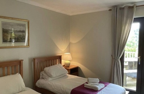 Dalmally Cabin | Beautiful 2 bed lodge with hot tub & sauna