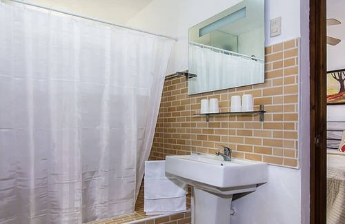 San Anton House | Beautiful 2 bedroom house directly on a park in the Colonial Zone