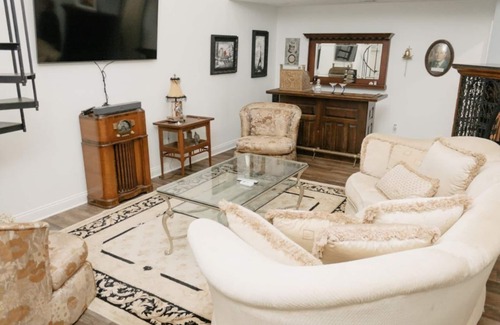 DeRidder House | Beautiful 2 Bedroom 1.5 Bathroom home with stocked fishing ponds.