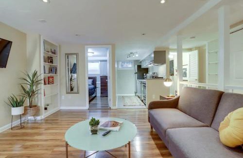 Capitol Hill Apartment | Beautiful 2 Bedroom across from The House of Representatives