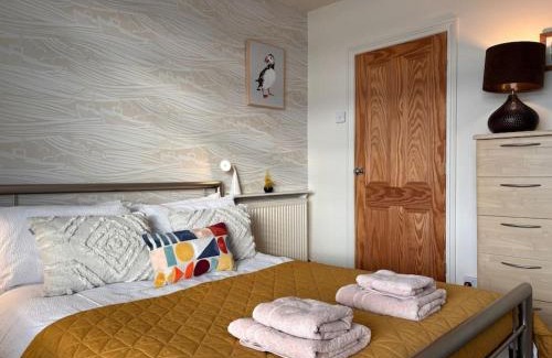 Deganwy Apartment | Beautiful 2 bedroom apartment with estuary views