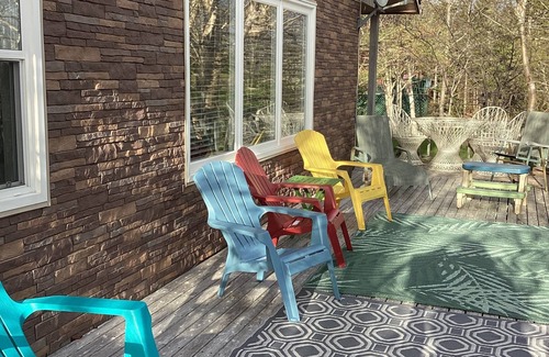 Terra Nova Cottage | Beautiful 2 bedroom cottage on the pond conveniently located