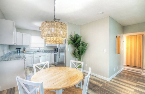 Lantana House | Beautiful 2-bedroom coastal home minutes from beach & downtown
