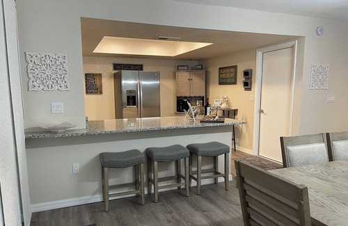 Indian Beach Sapphire Shores House | Beautiful 2 bedroom home just minutes away from Sarasota Bay.