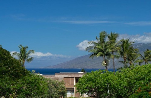 Kihei Apartment | Beautiful 2 Bedroom Oceanview Condo at Maui Kamaole Located at South End of Kihei Adjacent to Wailea Traditional Hawaiian Style