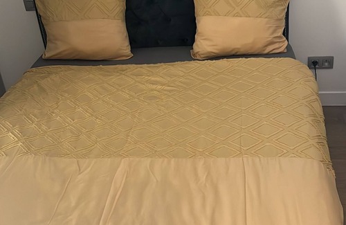 Bois-Colombes Apartment | Beautiful 2-bedroom penthouse apartment