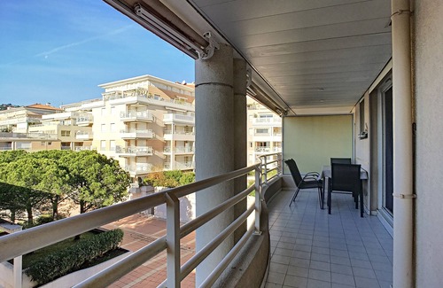 Golfe Juan Apartment | Beautiful 2 bedroom Sea View 100 meters from the Beaches/Conditioning