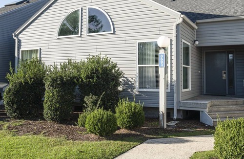 New Bern Apartment | Beautiful 2 bedroom unit at resort, sleeps 6