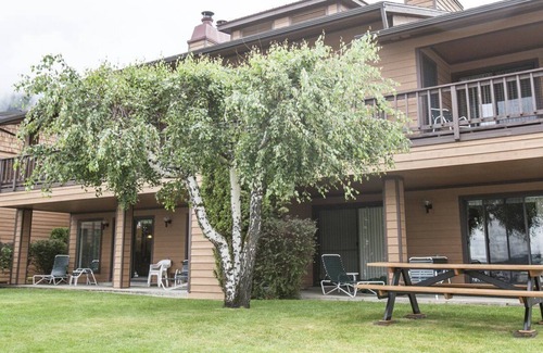 Hope Apartment | Beautiful 2 bedroom unit at resort, sleeps 8