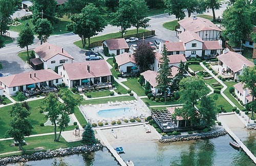 Alexandria Apartment | Beautiful 2 bedroom unit at resort, sleeps 6