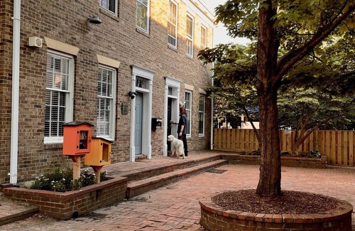 Old Town Alexandria House | Beautiful 2 Bedroom with Loft in Heart of Old Town—sleeps 6