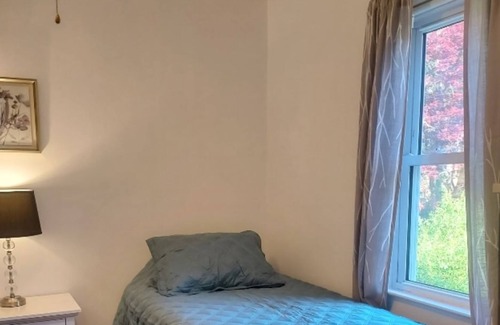 Cold Spring House | Beautiful 2 bedroom unit offered by Gina