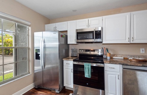 Biggar Condo | Beautiful 2-bedroom townhouse with AC in Fort Myers