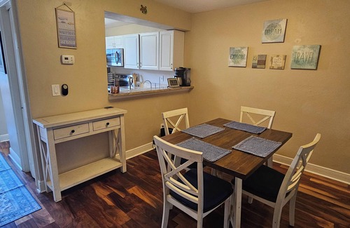 Biggar Condo | Beautiful 2-bedroom townhouse with AC in Fort Myers