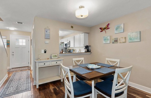 Biggar Condo | Beautiful 2-bedroom townhouse with AC in Fort Myers