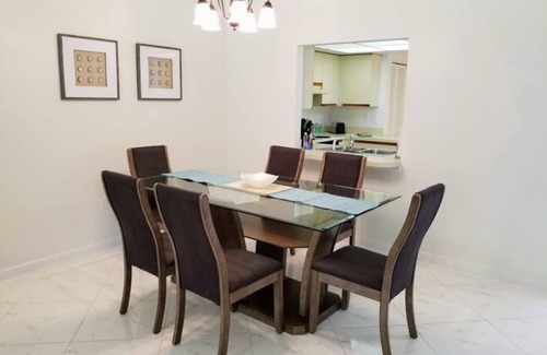 Sarasota Villa | Beautiful 2 Bedroom Villa in Sarasota, near Siesta Key Beaches