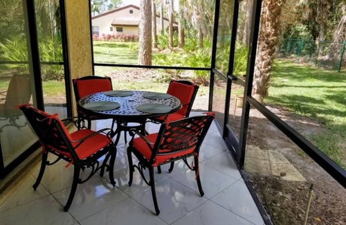 Sarasota Villa | Beautiful 2 Bedroom Villa in Sarasota, near Siesta Key Beaches