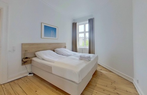 Frederiksberg C Apartment | Beautiful 2-BR apartment in Frederiksberg C - 292