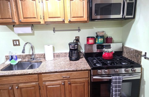 Dupont Circle Apartment | Beautiful 2-BR Apt Sleeps 5 Fabulous Location Historic Street Family-friendly