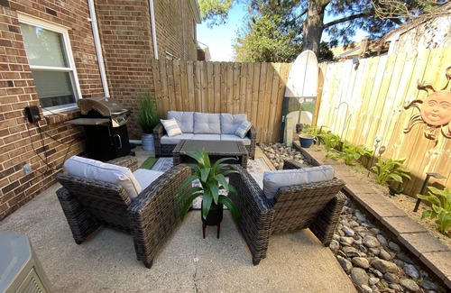 Northeast Virginia Beach House | Beautiful 2 Story Townhouse *1 mile to Oceanfront/0.5 mile to convention center