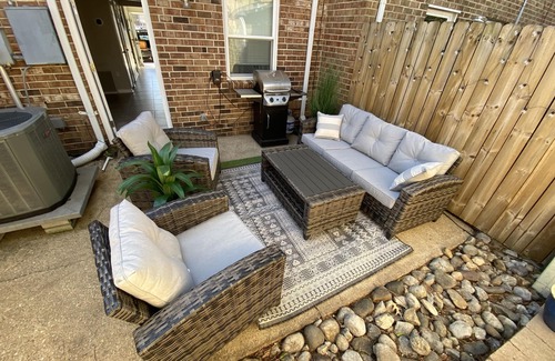 Northeast Virginia Beach House | Beautiful 2 Story Townhouse *1 mile to Oceanfront/0.5 mile to convention center