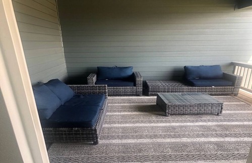 Commerce City House | Beautiful 2022 Constructed Patio Home. Sleeps up to 6 people. 10mins DIA Airport