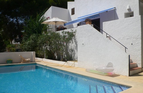 Moravit House | Beautiful 250 m2 architect-designed house with sea view, swimming pool and large garden