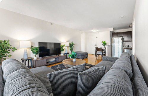 Brookline Apartment | Beautiful 2bd/1.5ba Next to BU 8113