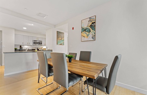 Dorchester Apartment | Beautiful 2BD/2BA in Southend Boston 2336