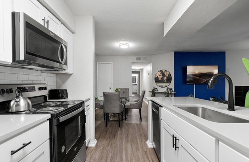 University Hills and Windsor Park Apartment | Beautiful 2BD/2BA in University Hills 0414