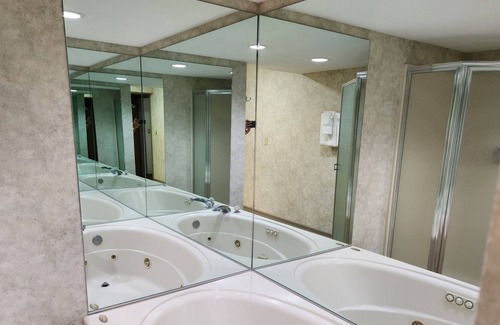 Lake Lure House | Beautiful 2BDR townhome on Rumbling Bald, Lake Lure!