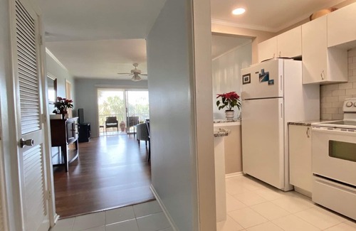 Central Naples Condo | Beautiful 2bed 2 bath condo in the heart of Naples with great golf course view