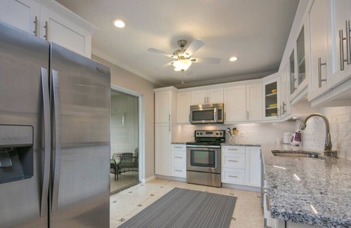 Pine Woods Condo | BEAUTIFUL - 2BEDROOM/2BATH - NAPLES BATH AND TENNIS CONDO