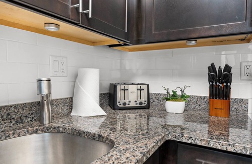 Brookline Apartment | Beautiful 2BR Next to BU 7837