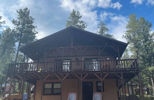 Guadalupita House | Beautiful 3/2 2 Story mountain homenn