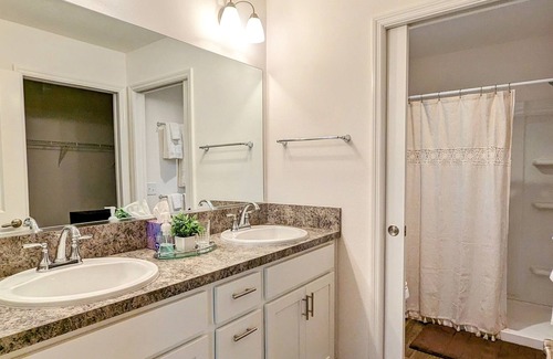 Wildwood House | Beautiful 3/2 Open Space and Dog Friendly in The Villages