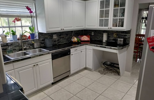 Cutler Bay House | Beautiful 3/2 Pool Home in Lush Tropical Garden, can include 1/1 Private Apart.