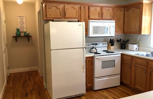 Black Mountain House | Beautiful 3/2 Treetop Home in Black Mountain ~ Walk To Lake Tomahawk!