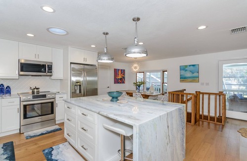 Tarpon Springs House | Beautiful 3/2 w/pool 5 min to beach ! Discount p/mo if affected by Hurricanes